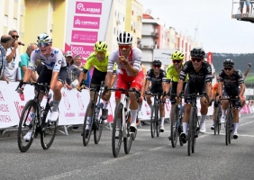 Tomás Contte vence ao sprint em Torres Vedras e Tiago Antunes veste a Amarela do Troféu Joaquim Agostinho 