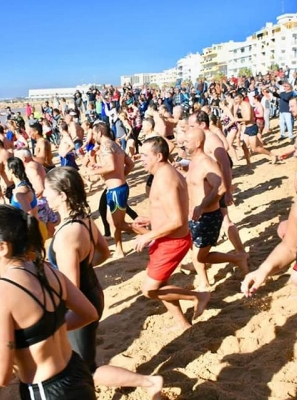 Primeiro Mergulho de 2026 em Quarteira volta a desafiar a coragem dos participantes