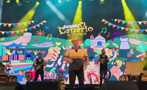 Augusto Canário e Amigos levam arraial minhoto a Quarteira e animam multidão no último dia dos Petiscos do Pescador 