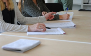 Mais de 200 alunos vão receber bolsa de estudo municipal