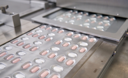 Covid-19: Medicamentos são nova esperança, mas não substituem vacinas