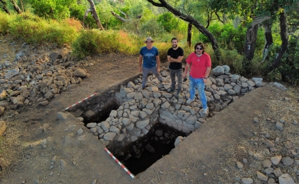  Sondagem arqueológica realizada no Sítio Arqueológico do Cerro do Castelo de Alferce