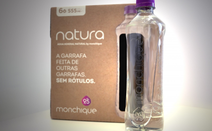 Água Monchique lança garrafa sem rótulos