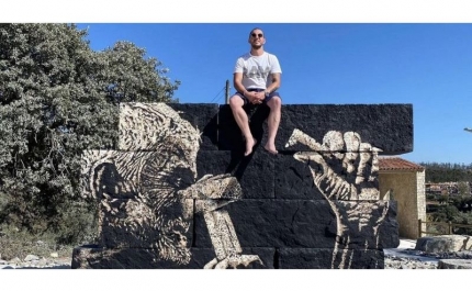 Artista português faz obras de arte com uma rebarbadora