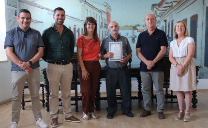 Município entrega louvor a Joaquim Manuel Dias pelos seus 50 anos de dedicação ao jornalismo