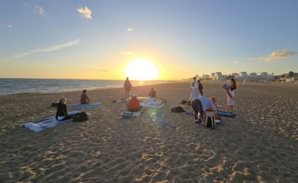 Encontro de Mulheres na Praia do Forte Novo: Ritual da Lua Cheia em Peixes 