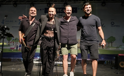 QUARTEIRA | MonoLiza brilha no Mercado de Verão com atuação poderosa e voz inesquecível
