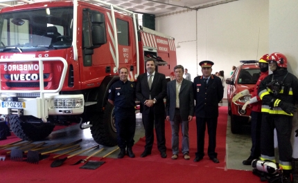 Câmara de Monchique entrega Veículo de Combate a Incêndios e Equipamentos individuais aos Bombeiros Voluntários de Monchique