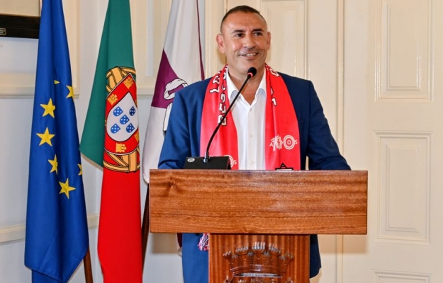 CÂMARA DE LOULÉ ABRIU AS PORTAS DO SALÃO NOBRE PARA RECEBER OS «CAMPEÕES» DO LOULETANO 