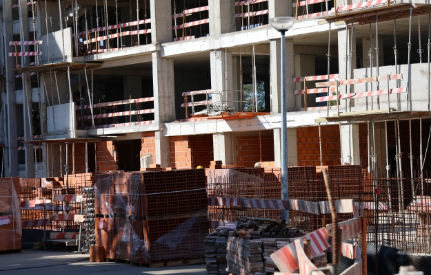 Habitação precisa de mais construção mas sem oferta excessiva - Governador BdP