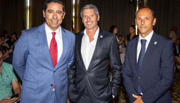 ALBUFEIRA CELEBRA O MÉRITO  DO FUTEBOL E FUTSAL ALGARVIOS