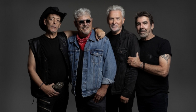 PASSAGEM DE ANO EM QUARTEIRA COM XUTOS & PONTAPÉS EM NOVO LOCAL