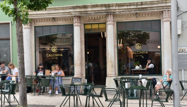 CAFÉ CALCINHA É MAIS UMA LOJA COM HISTÓRIA A RECEBER ANIMAÇÃO MUSICAL