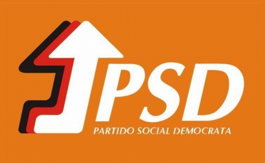 Deputados do PSD visitam escolas do distrito