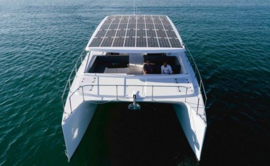 Marcelo Rebelo de Sousa presente no lançamento do primeiro catamarã solar português