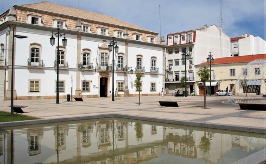 Município de Portimão abriu procedimento para a contratação  de 16 estágios