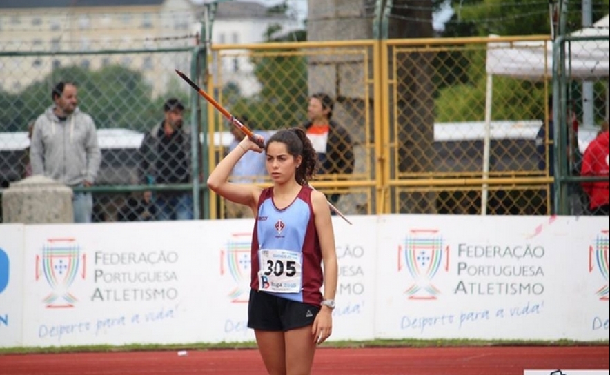 Sofia Barros durante a competição de lançamento do dardo 500gr