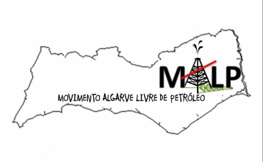 Vigília de protesto contra a exploração de petróleo e gás no Algarve, junto à Câmara Municipal de Aljezur