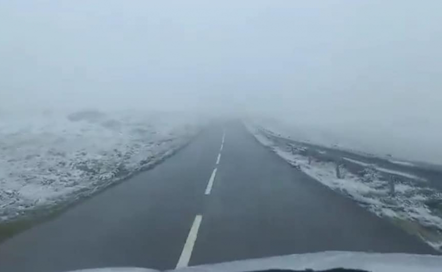 Estradas na Serra da Estrela reabertas às 10:30 após queda de neve