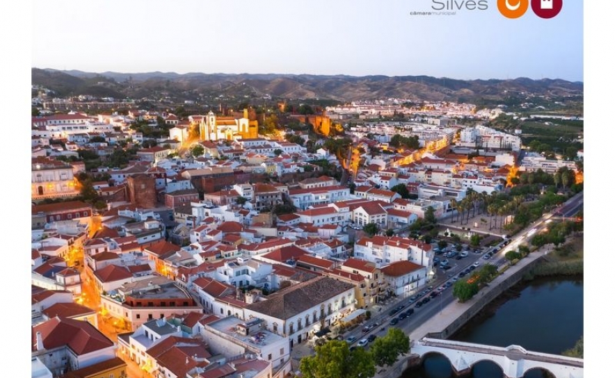 MUNICÍPIO DE SILVES AVANÇA COM CONSULTA AO MERCADO IMOBILIÁRIO, PARA ADQUIRIR 47 FOGOS, NO ÂMBITO DA ESTRATÉGIA LOCAL DE HABITAÇÃO 2024-2026