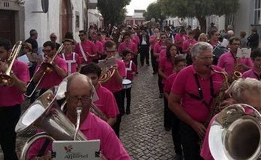 «Banda Filarmónica de São Brás de Alportel» apresenta fardamento 