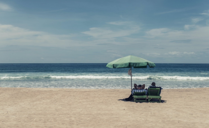 Ir à praia já tem novas regras em vigor – assim será a época balnear em plena pandemia