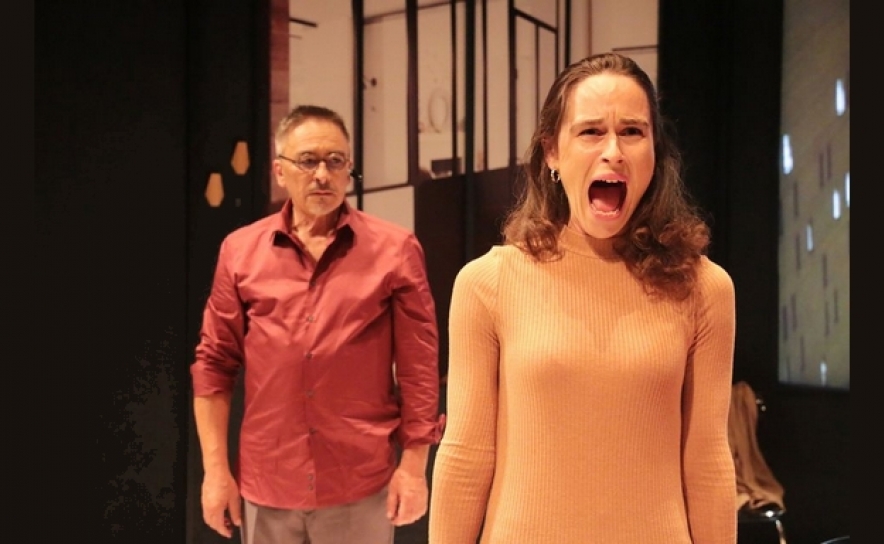 Teatro Lethes reabre portas com antestreia de Instruções para abolir o Natal