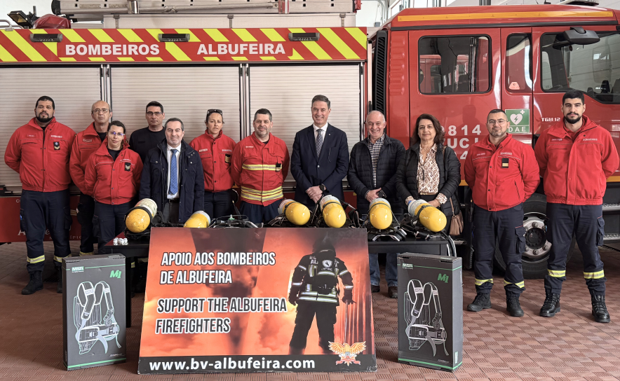 Crédito Agrícola de Albufeira entrega equipamento de última geração aos Bombeiros Voluntários