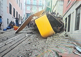 Tragédia em Lisboa | Elevador da Glória descarrila — há 16 mortos e vários feridos (atualização)