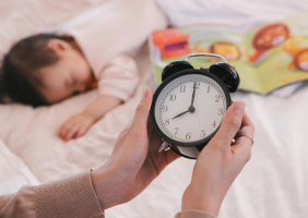 Hora de inverno: o que mudar em casa para as crianças dormirem bem