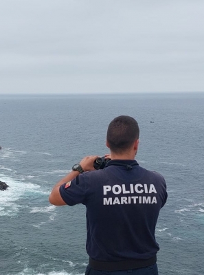 Retomadas buscas por pescador desaparecido na ponta da Atalaia em Aljezur