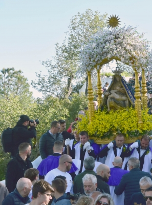 CELEBRAÇÕES PASCAIS EM LOULÉ COM A FESTA PEQUENA DA MÃE SOBERANA