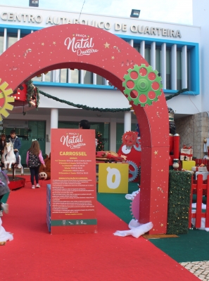 A Rua de Natal volta a brilhar em Quarteira [c/ fotogaleria]