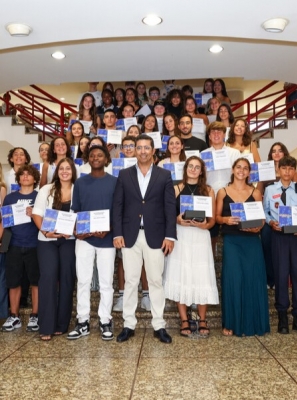ALBUFEIRA RECONHECE MÉRITO A MAIS DE 50 JOVENS DO CONCELHO