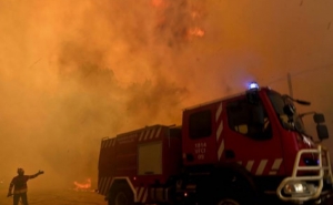 Fogo no Ameixial (Loulé) com duas frentes ativas consome apenas mato e eucaliptal