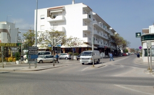 ALMANCIL | CORTE DE TRÂNSITO NO ENTRONCAMENTO DA RUA VALE FORMOSO COM A AVENIDA 5 DE OUTUBRO