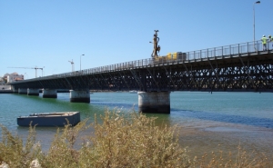 Técnicos da EP realizam Inspeção subaquática à Ponte Metálica de Portimão