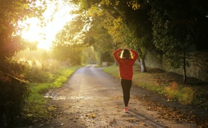 Correr ao ar livre com máscara: Sim ou não? Faz mal à saúde?