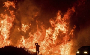 Incêndios/Algarve: A22 reaberta ao trânsito nos concelhos afetados pelo fogo