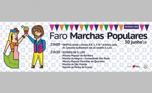 MARCHAS POPULARES DESFILAM NO ESTÁDIO DE SÃO LUÍS
