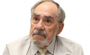 Morreu Romero Magalhães