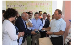 Rotários franceses entregam carrinha adaptada à Fundação Irene Rolo