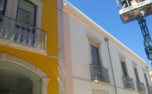 Centro da cidade requalificado com telas de ensombramento