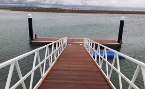 CÂMARA SUBSTITUI PONTÃO DE APOIO ÀS ATIVIDADES NÁUTICAS NA PRAIA DE FARO