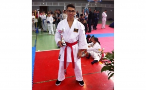 Jovens karatecas olhanenses brilham em Espanha