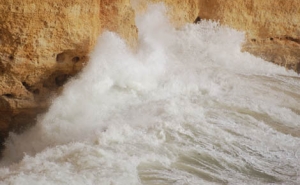 Costa do Algarve sob aviso amarelo na segunda-feira devido à agitação marítima