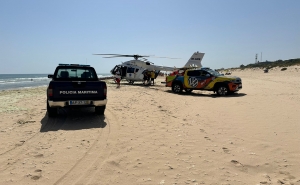 Auxiliado jovem em dificuldades na praia do Cabeço em Castro Marim