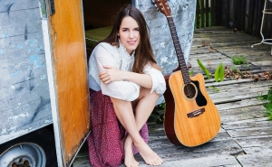 Ana Stilwell – Um novo álbum e uma família numa autocaravana