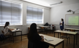 Aulas acabam hoje apenas para alguns alunos mas há aprendizagens perdidas