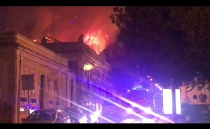 Incêndio consumiu casa antiga e devoluta em Faro